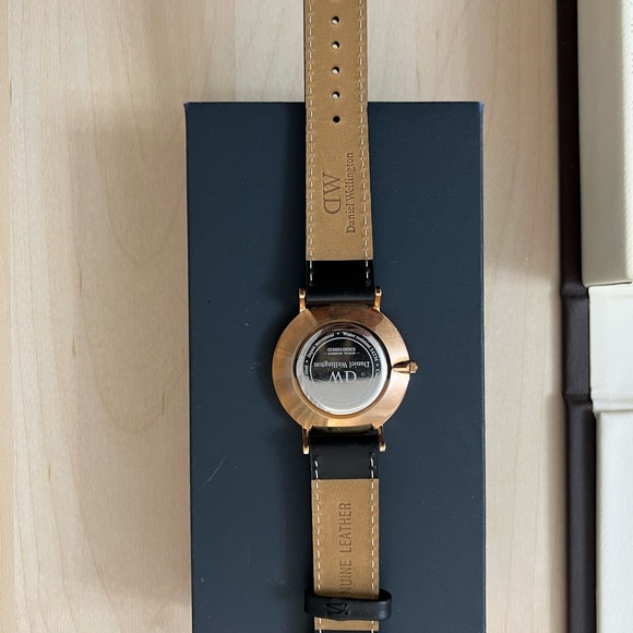 Daniel Wellington watch - Picture 6 of 8